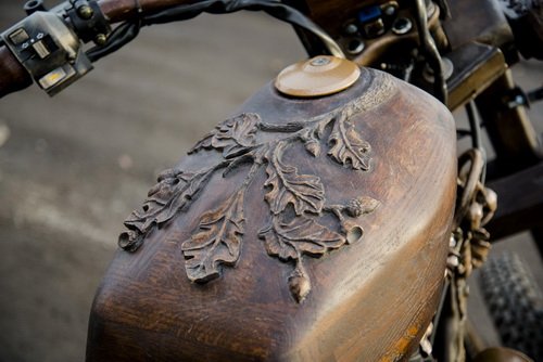 Деревянное чудо: мотоцикл по имени "Девушка" 